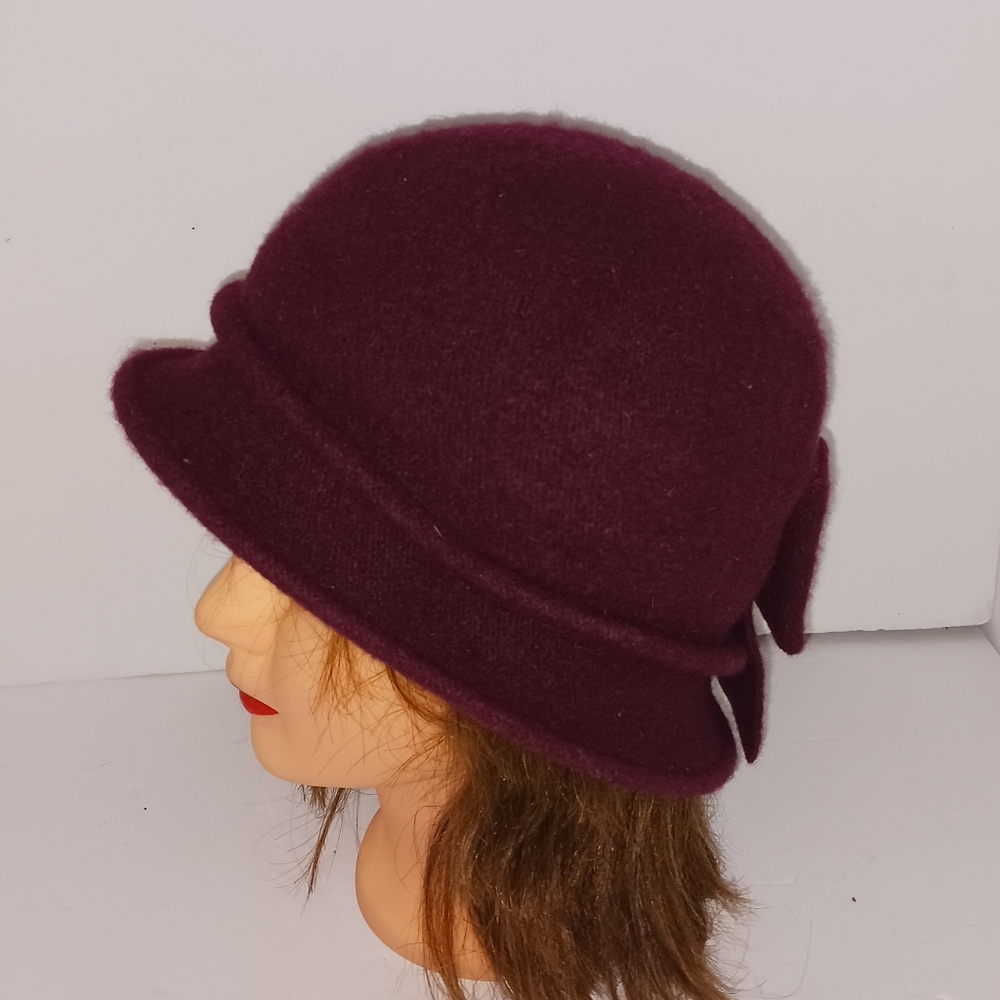 Toucan Collection New York Burgandy Cloche Wool Hat, Vintage, EUC